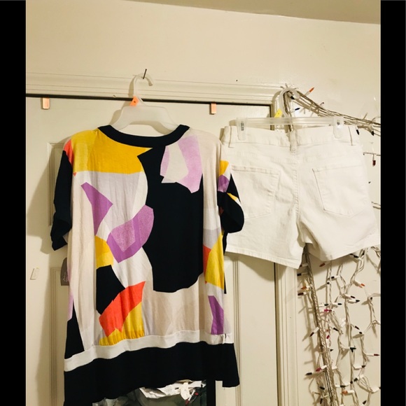 Multi-Color Top & Front-Laced Boyfriend Shorts Set - Picture 2 of 8